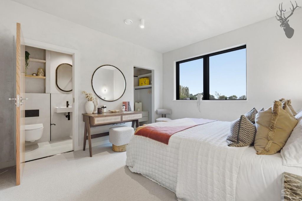 Property photo 3 of 26