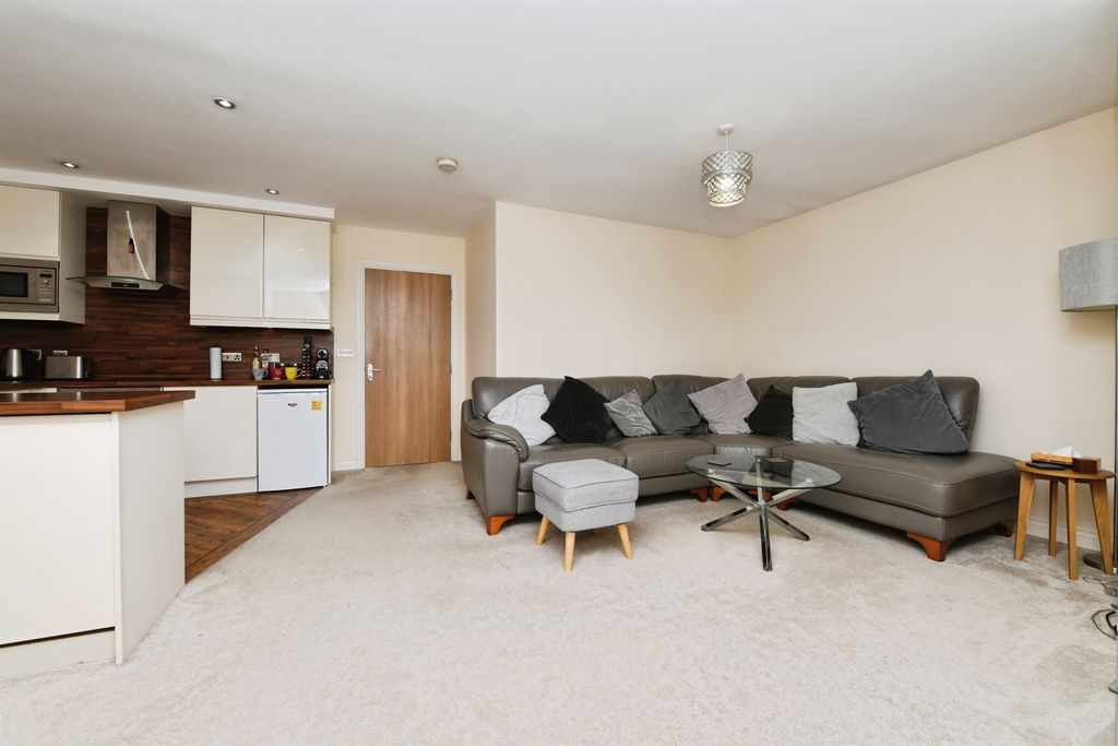 Property photo 3 of 15