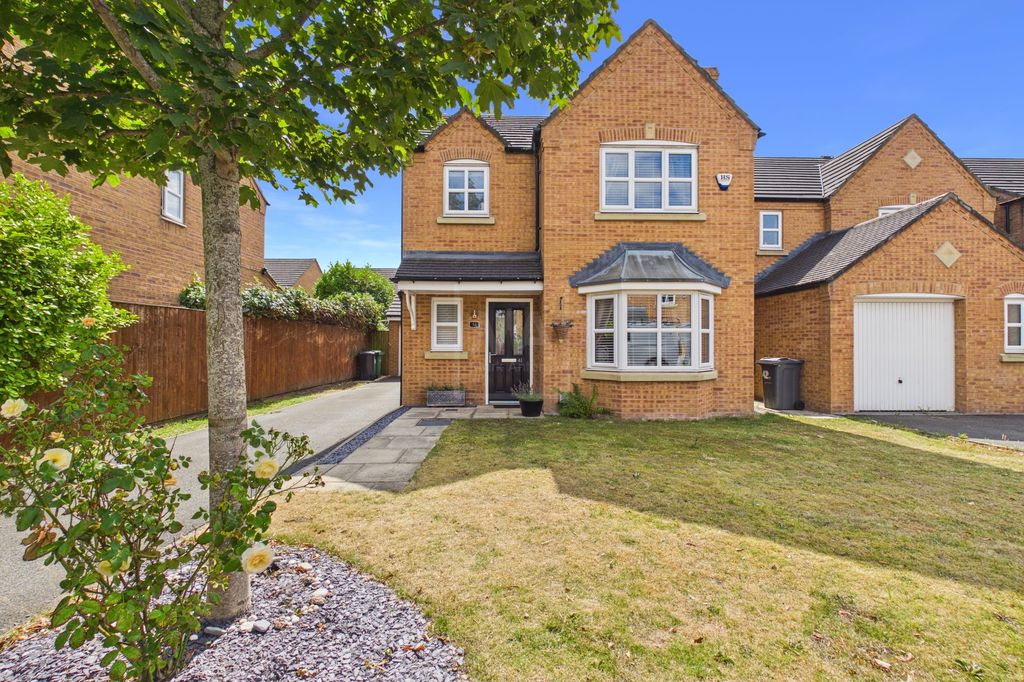 Property photo 1 of 18 Front External