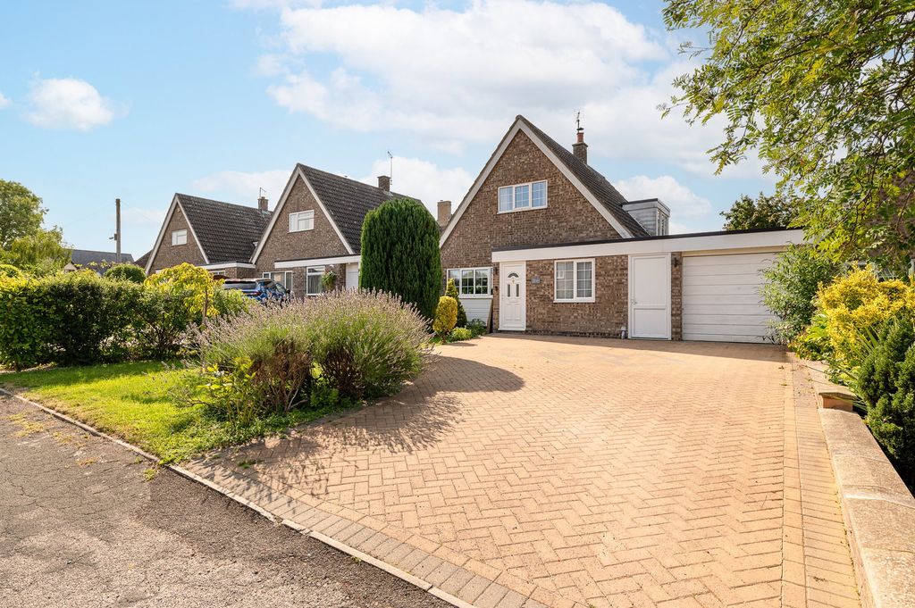 Property photo 1 of 41