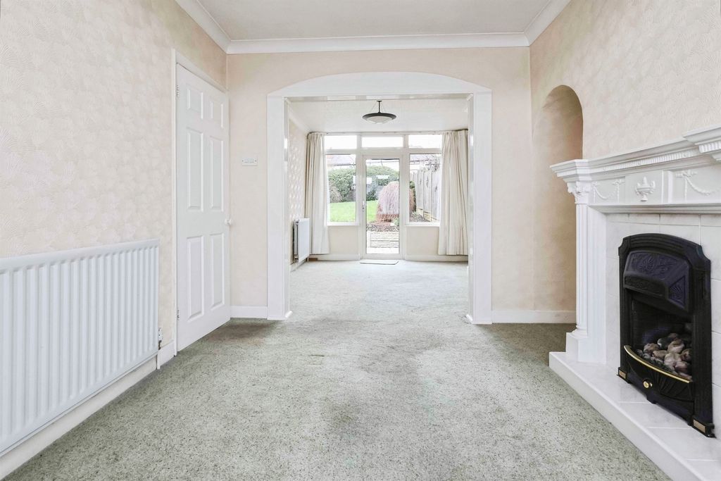 Property photo 2 of 16