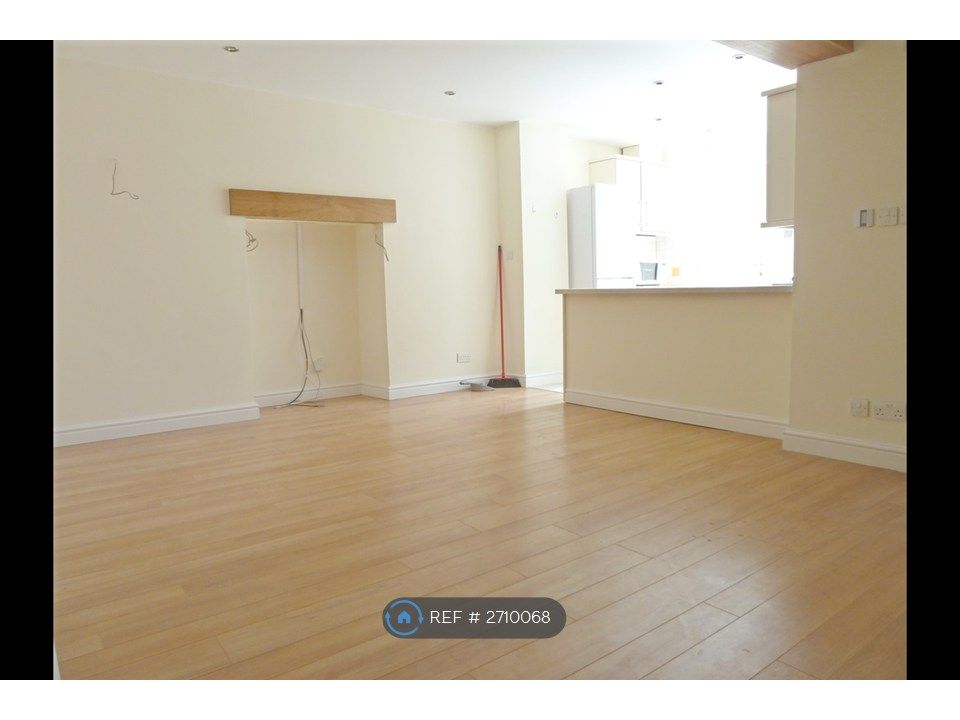 Property photo 2 of 6 Lounge