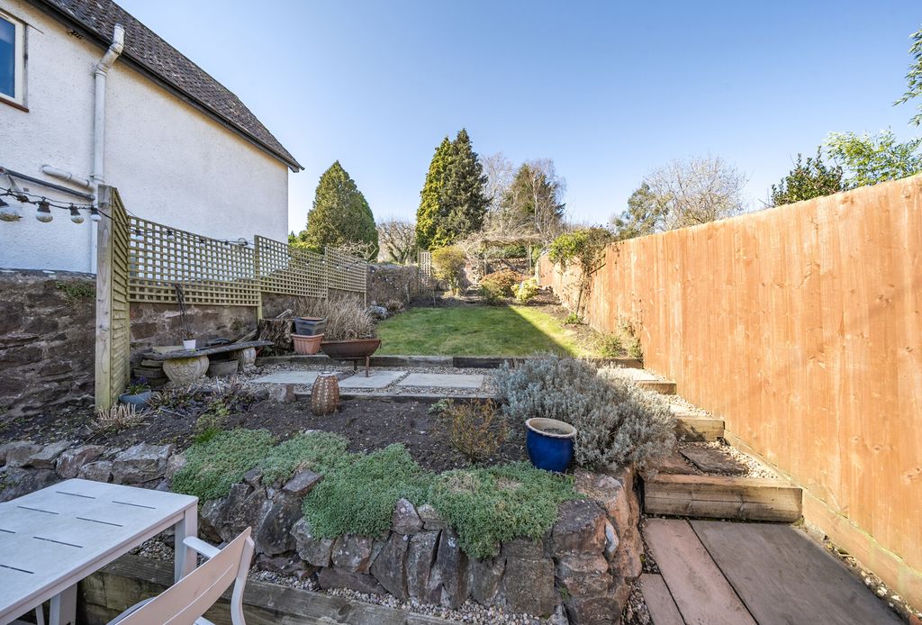 Property photo 2 of 23 Garden
