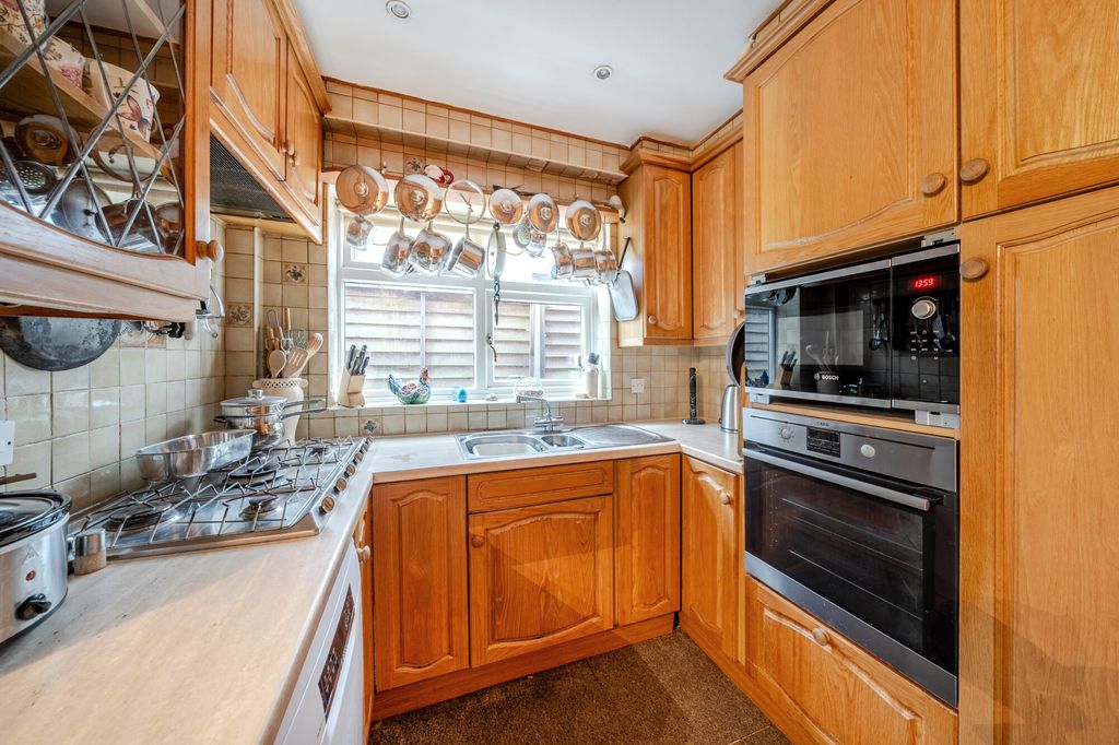 Property photo 3 of 13