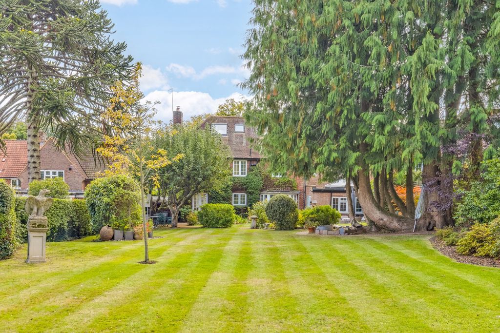 Property photo 2 of 43 3729494