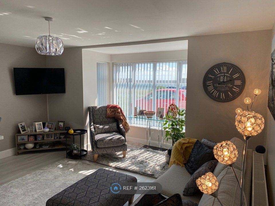 Property photo 1 of 25 Living Room With Sea Views