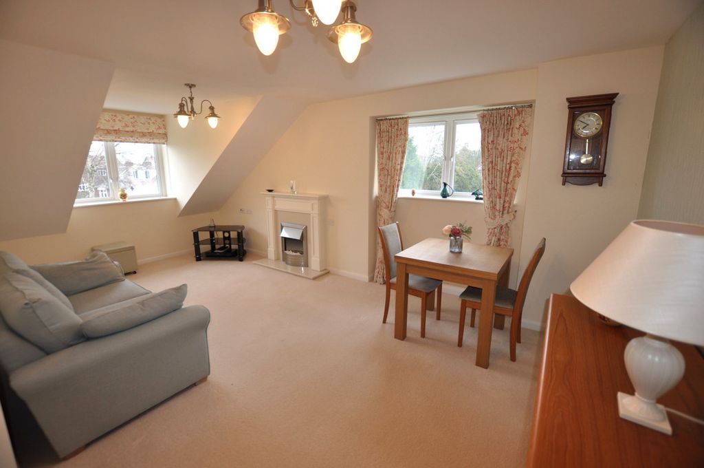 Property photo 2 of 17