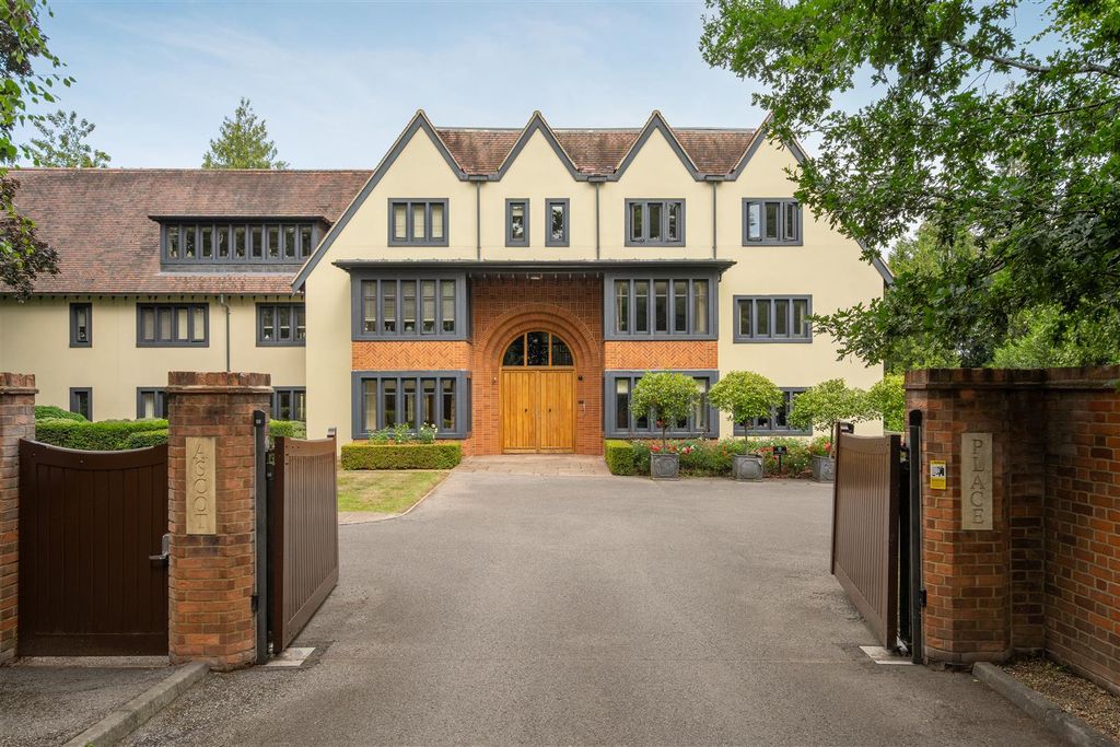 Property photo 1 of 11