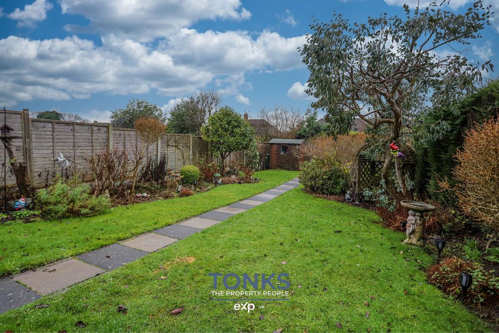 Property photo 2 of 20