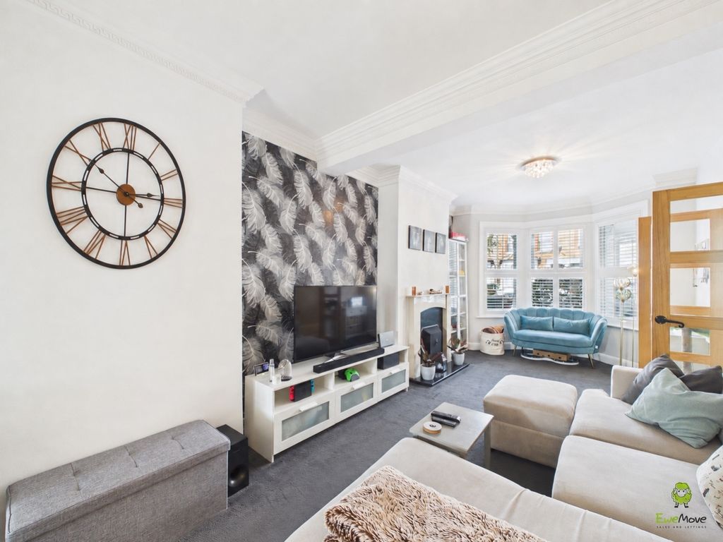 Property photo 3 of 15 Presented By Clinton Crawford Of Ewemove Bexley An