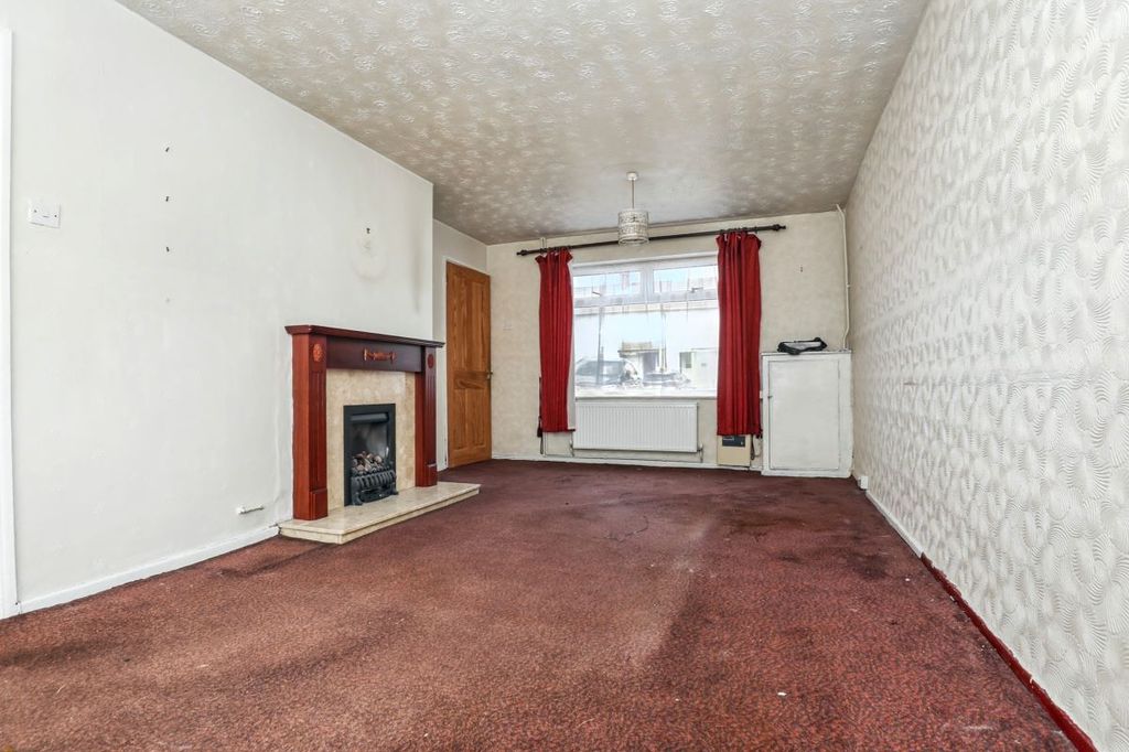 Property photo 2 of 14