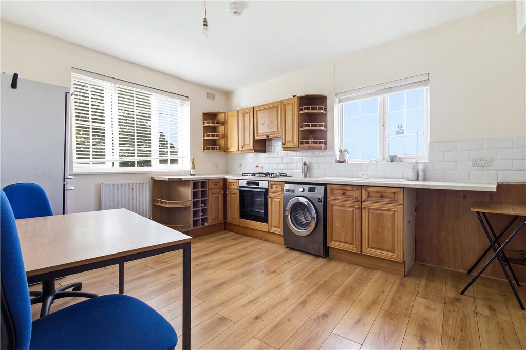Property photo 2 of 17 Picture No. 20