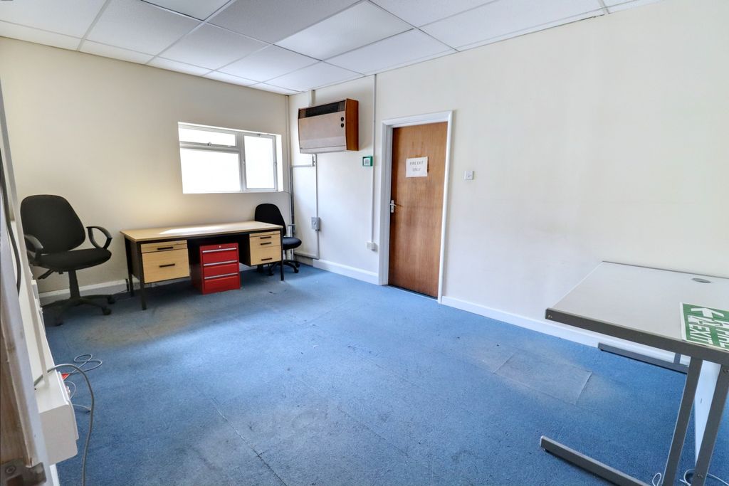 Property photo 2 of 12 Img_2882