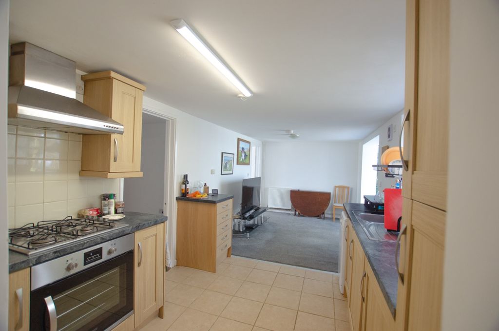 Property photo 2 of 12 12A Moor View-12