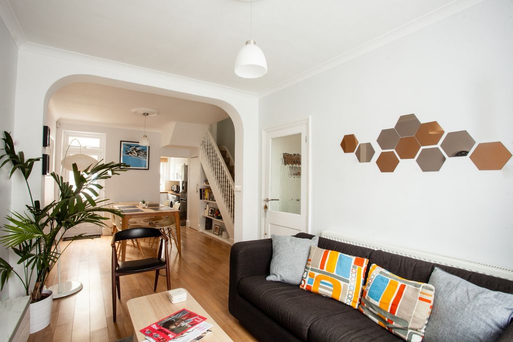 Property photo 2 of 11 126501