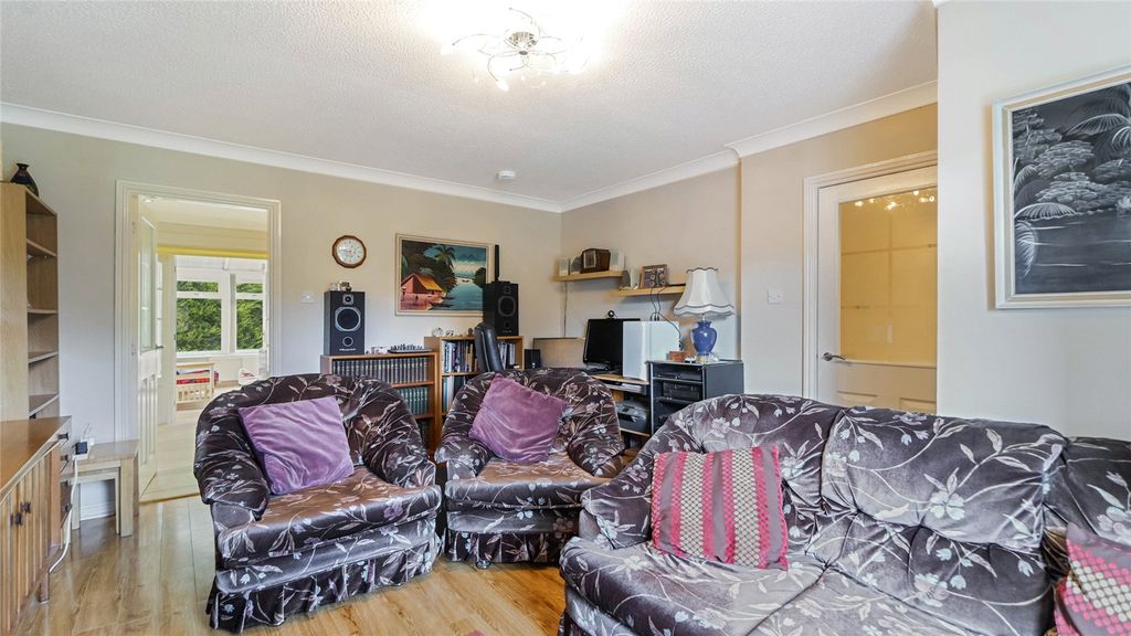 Property photo 2 of 21 Picture No. 19