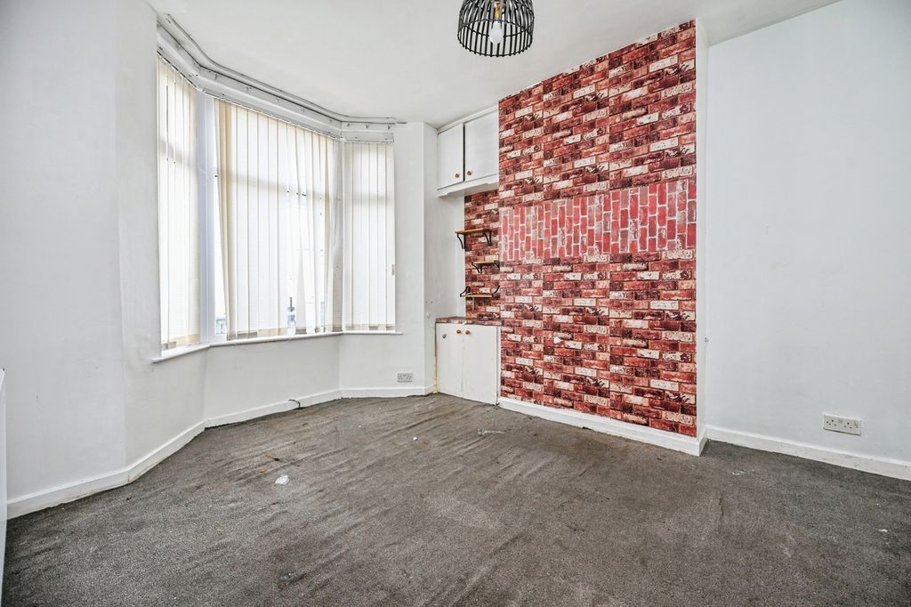 Property photo 2 of 12 Pbox-Img.Jpg