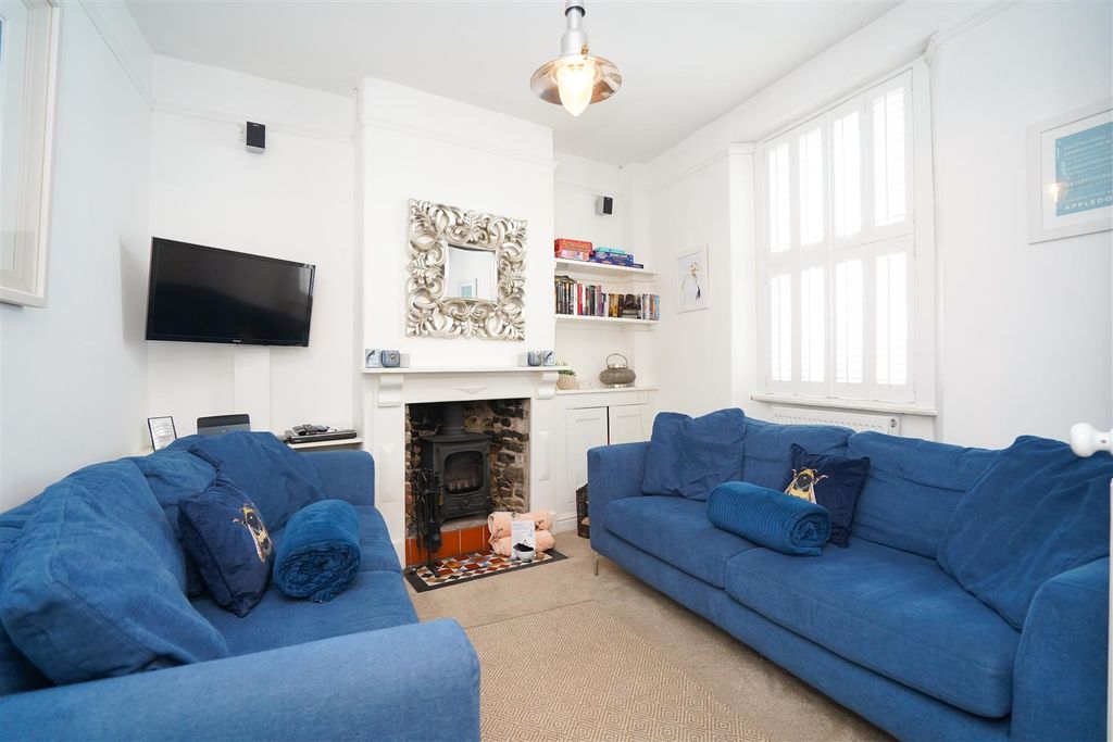 Property photo 3 of 14
