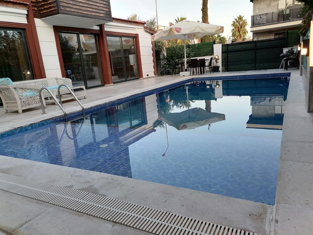 Property photo 2 of 18 Sizeable Villa For Sale In Belek With Private Facilities - Large Private Pool