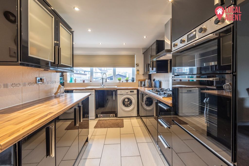 Property photo 2 of 23