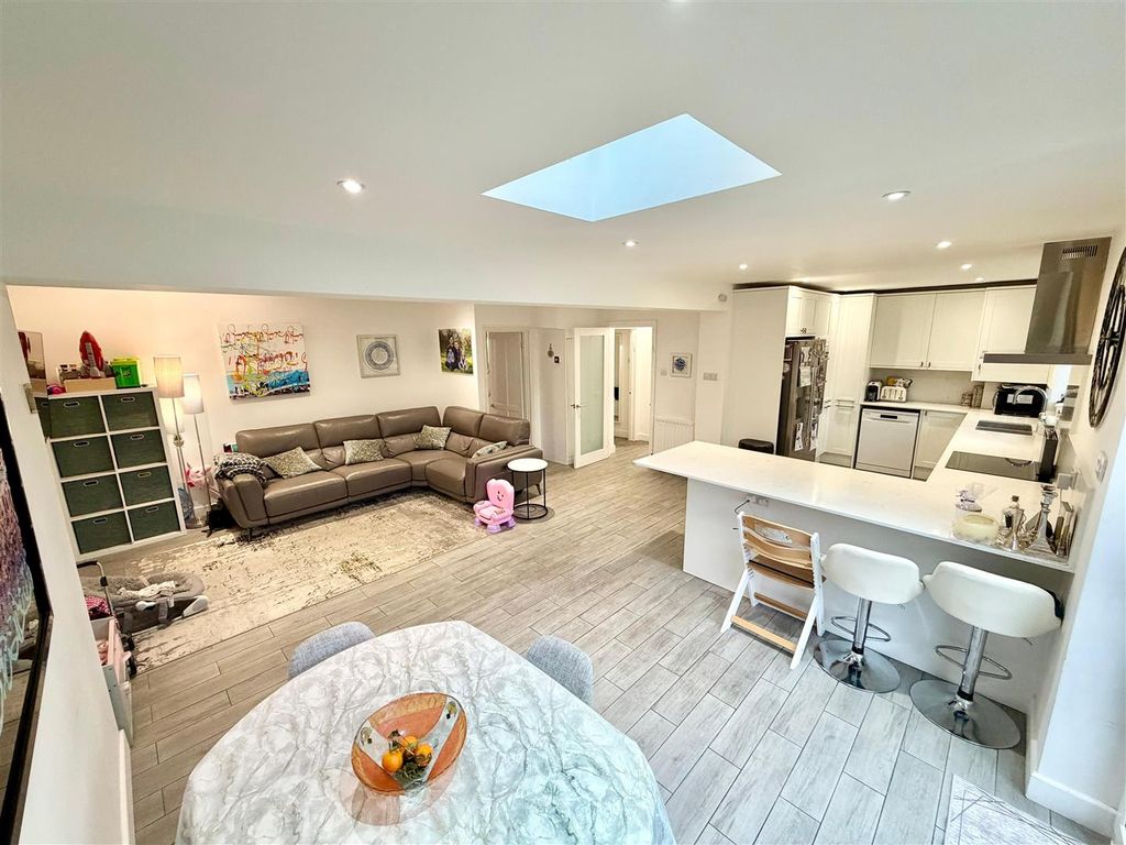 Property photo 2 of 15 Living Room/Open Plan Kitchen/Diner: