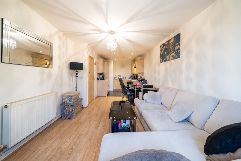 Property photo 3 of 19 1397087-3-6969060...