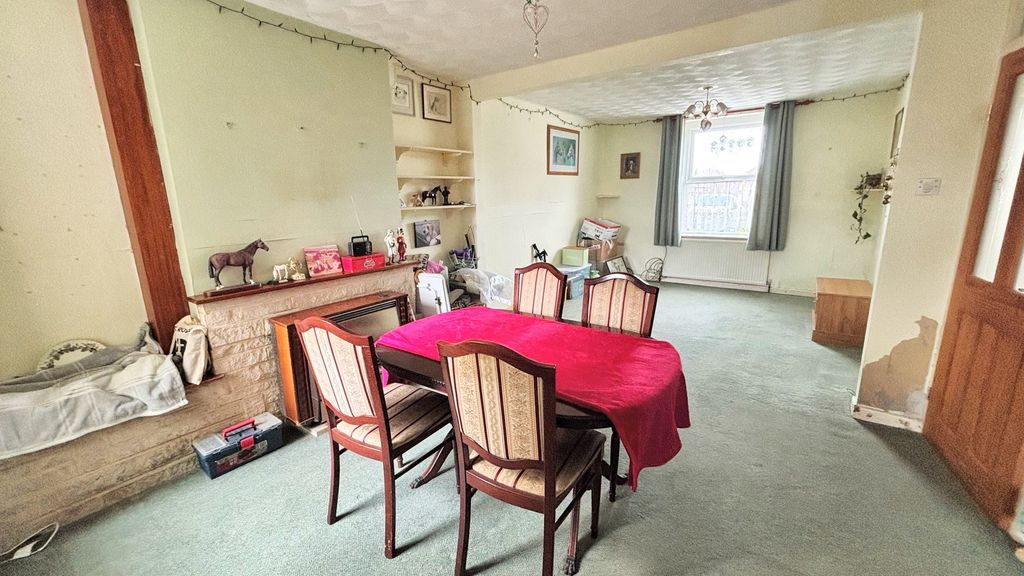 Property photo 3 of 14 Dining Area