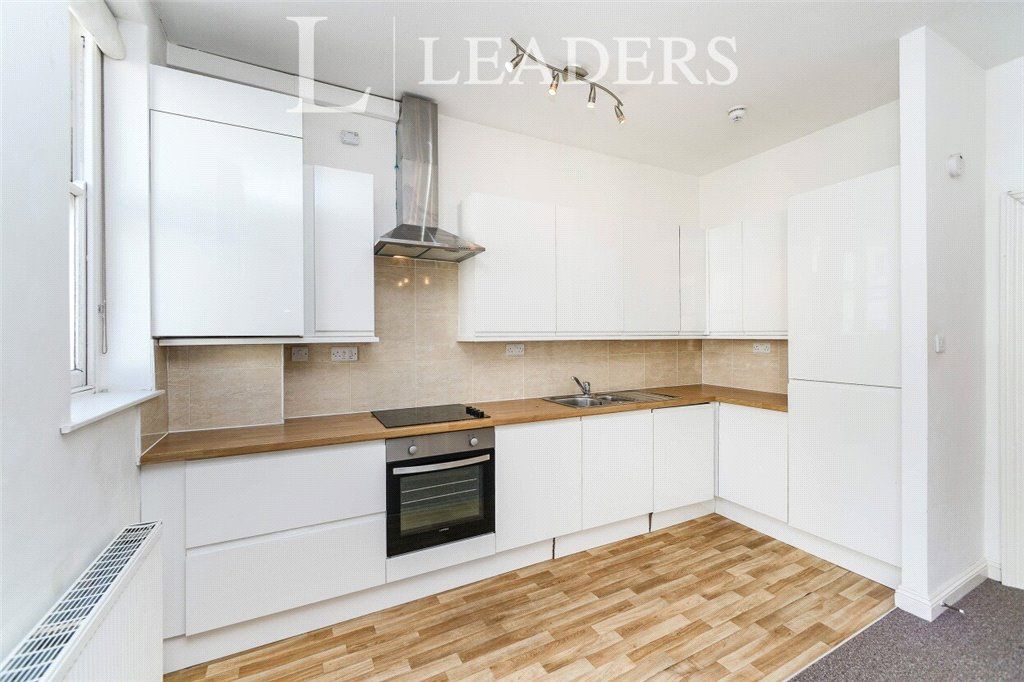 Property photo 3 of 11 Kitchen Area