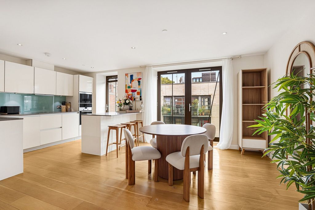 Property photo 3 of 14 Reception Room