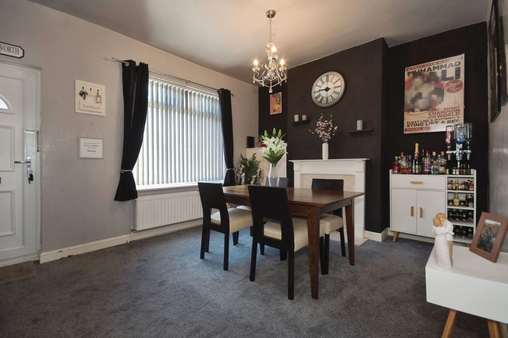 Property photo 3 of 17 Pbox-Img.Jpg