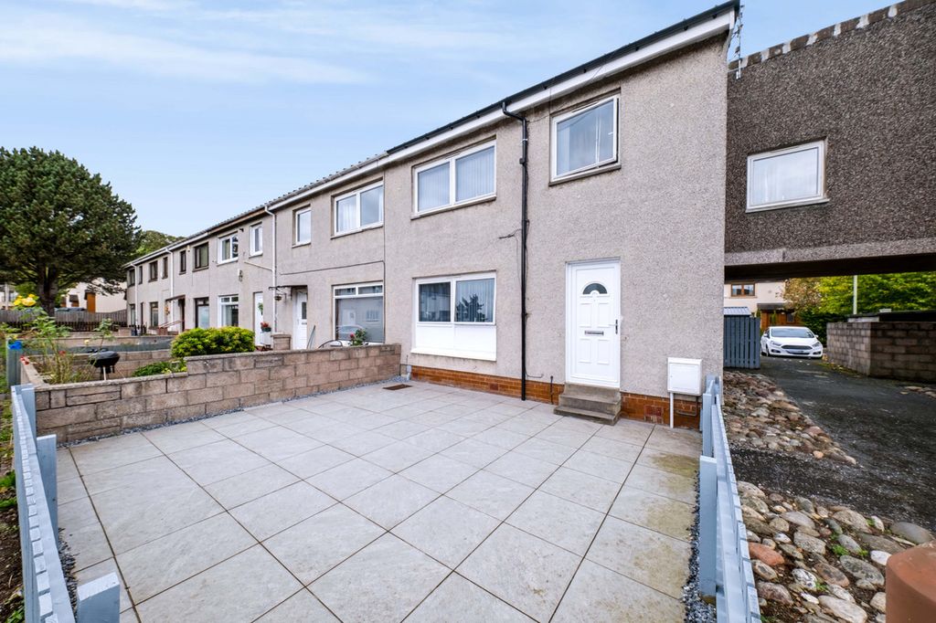 Property photo 1 of 27