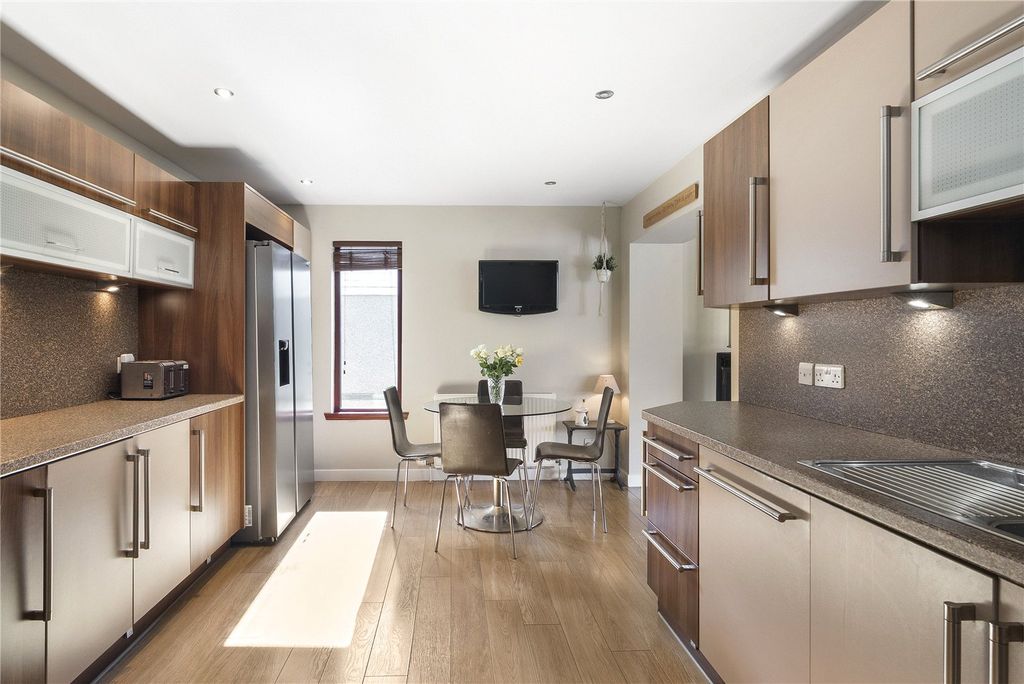 Property photo 3 of 44 Picture No. 42