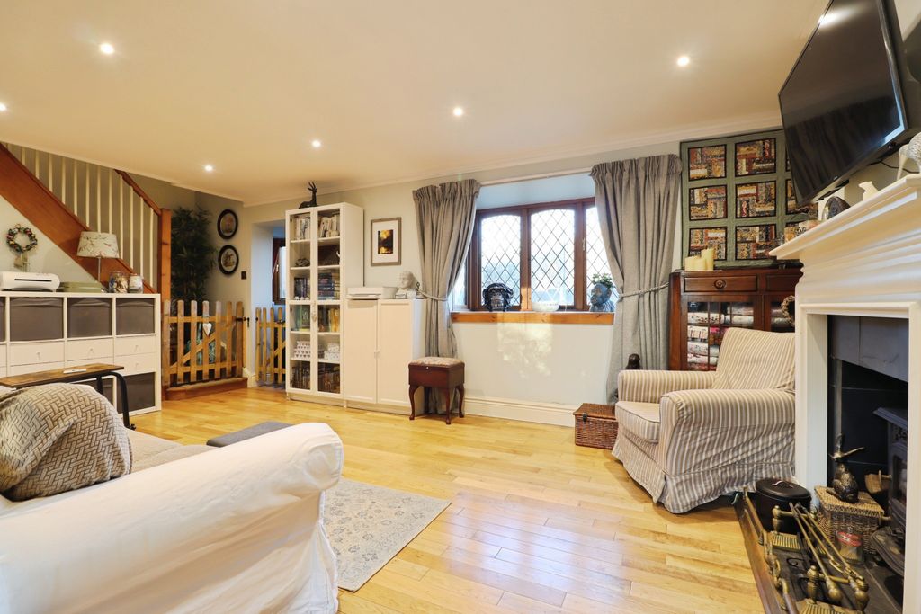 Property photo 3 of 15