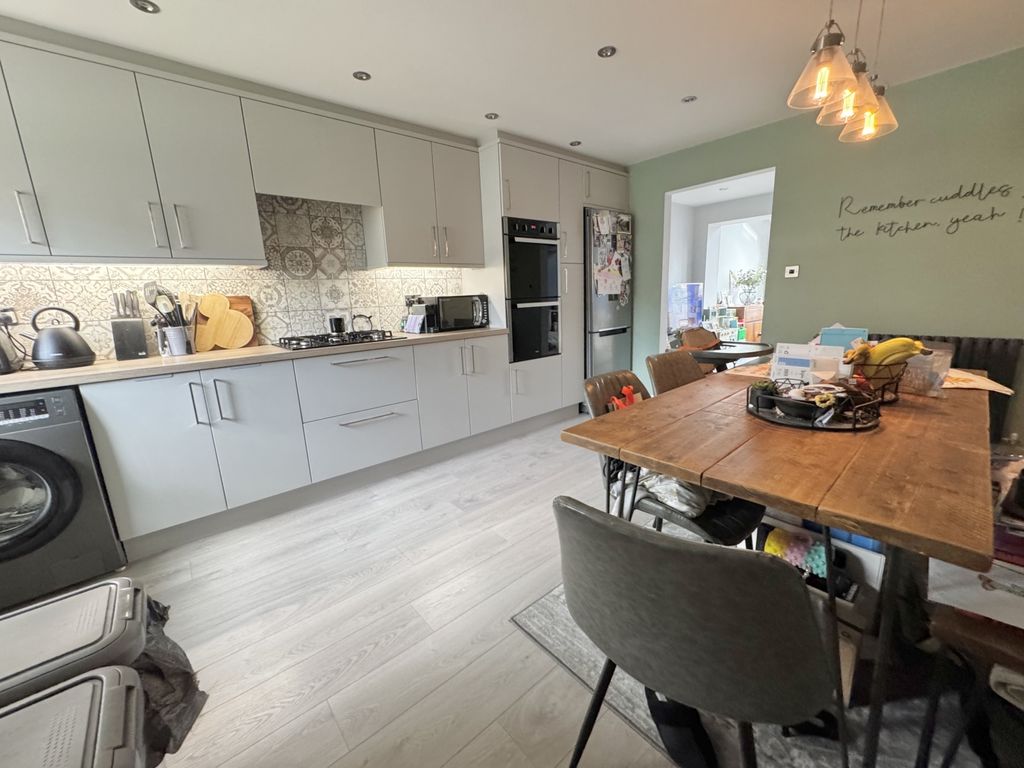 Property photo 3 of 18 Img_1177