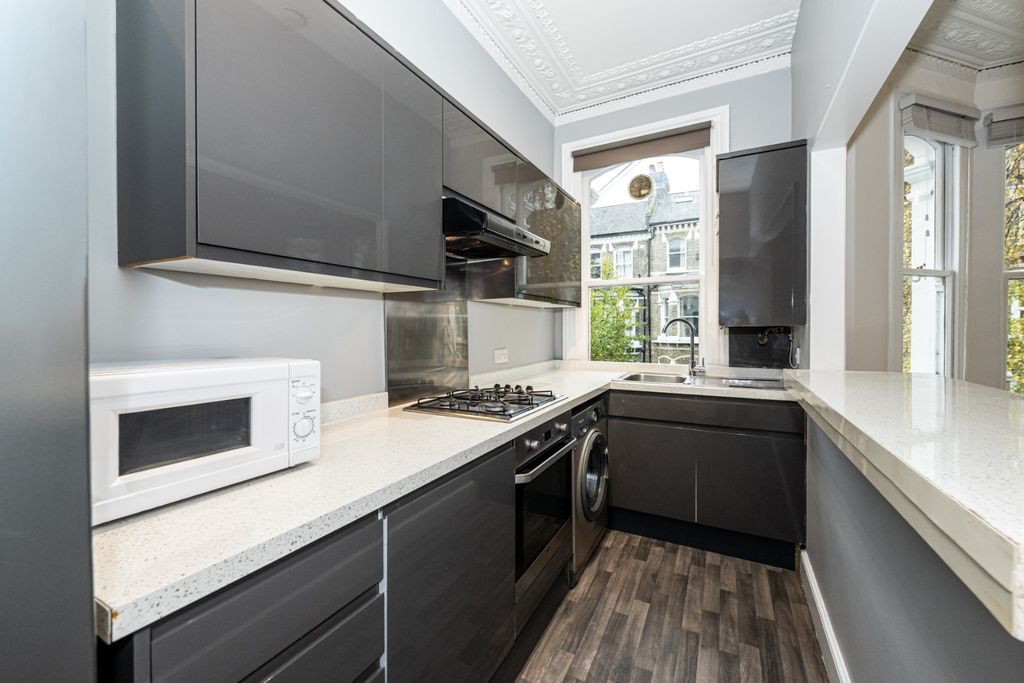 Property photo 3 of 14 4719976