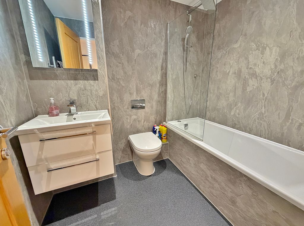 Additional image 11 of 2 bed flat for saleWykeham Place, Fareham PO16
