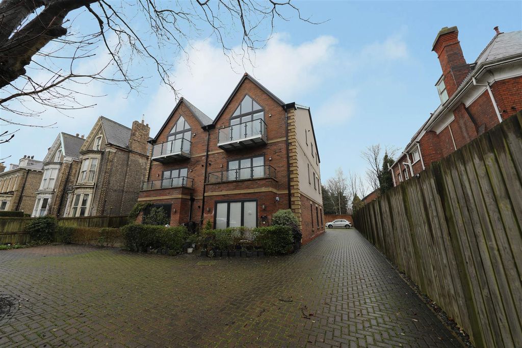 Property photo 1 of 13 Front