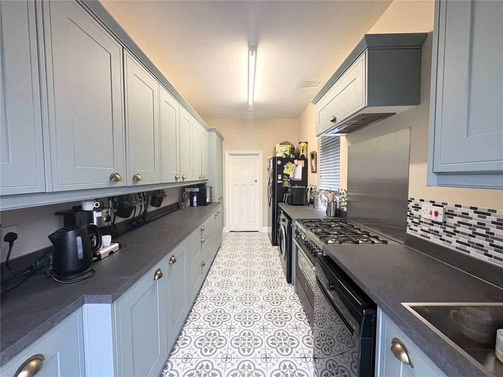 Property photo 2 of 12 Picture No. 19