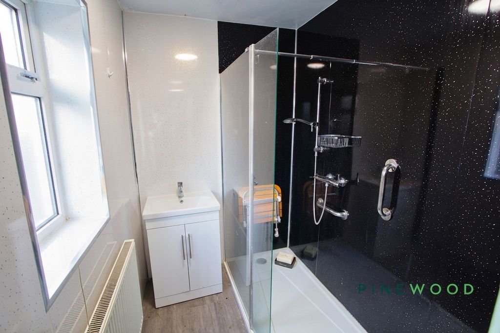 Property photo 3 of 16 Shower Room