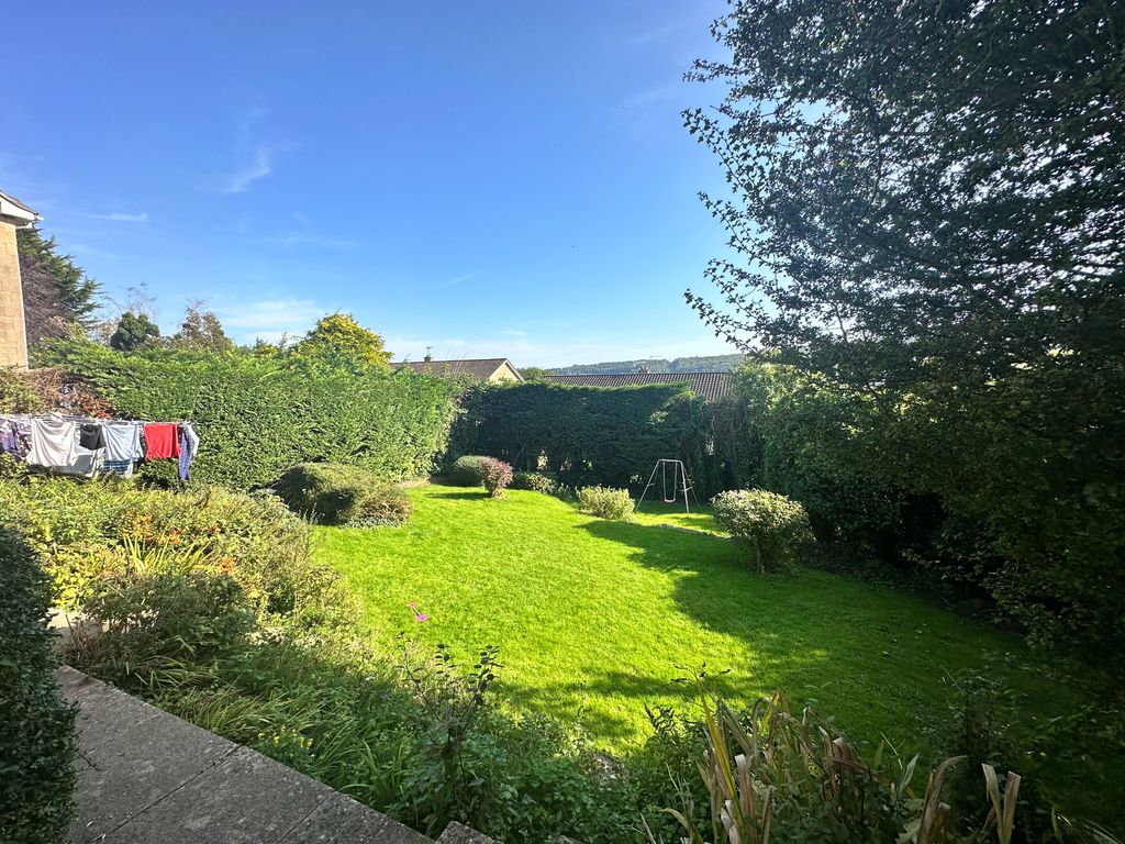 Property photo 3 of 16 Garden