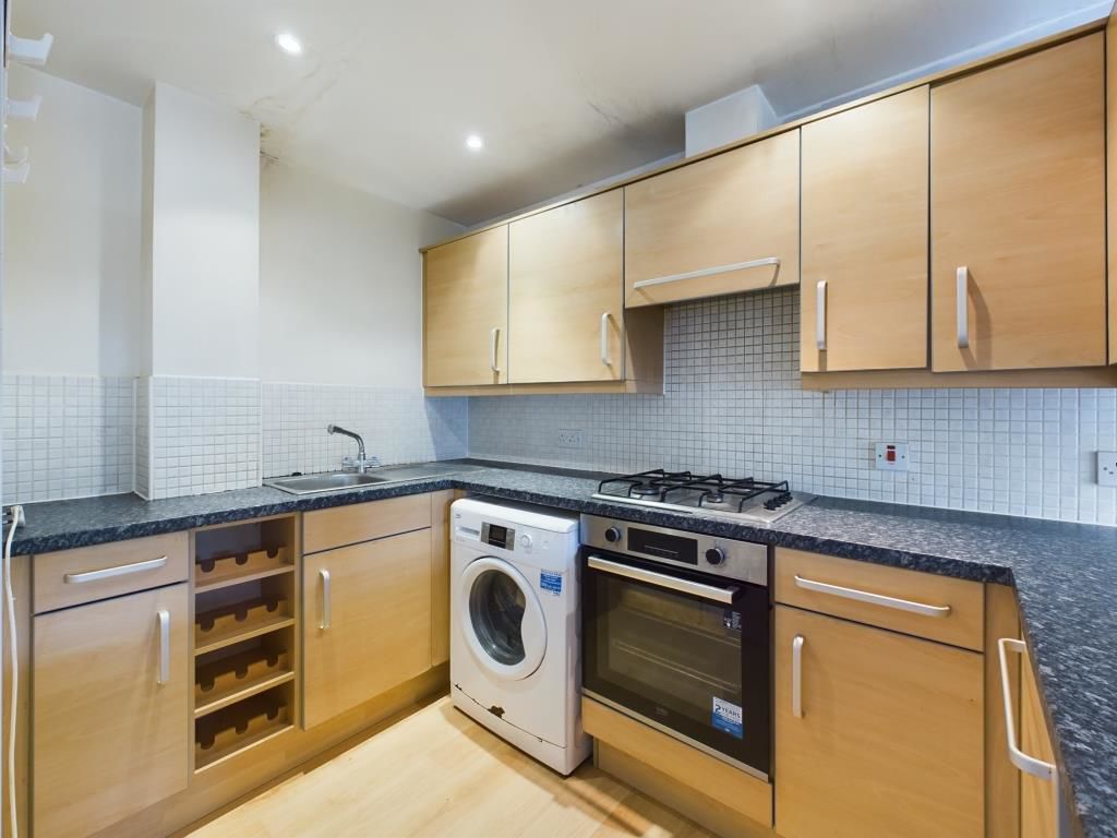 Property photo 3 of 7 Kitchen