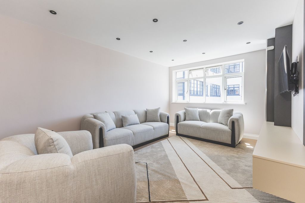 Property photo 2 of 14 6C9A5687
