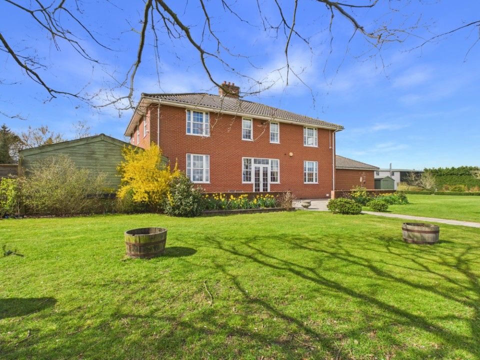 Property photo 2 of 35