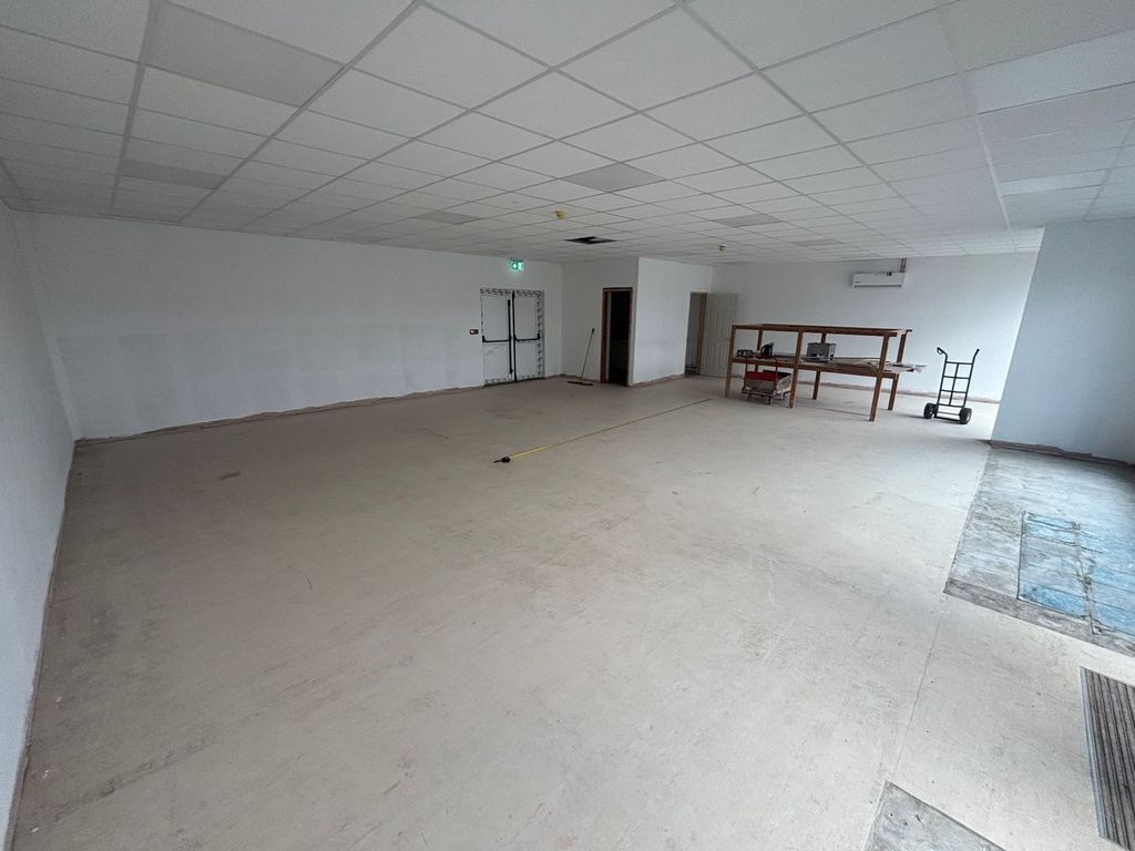 Property photo 3 of 4