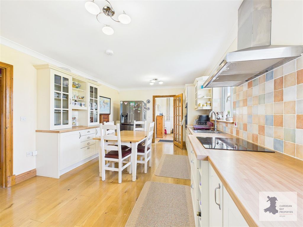 Property photo 1 of 36 Kitchen