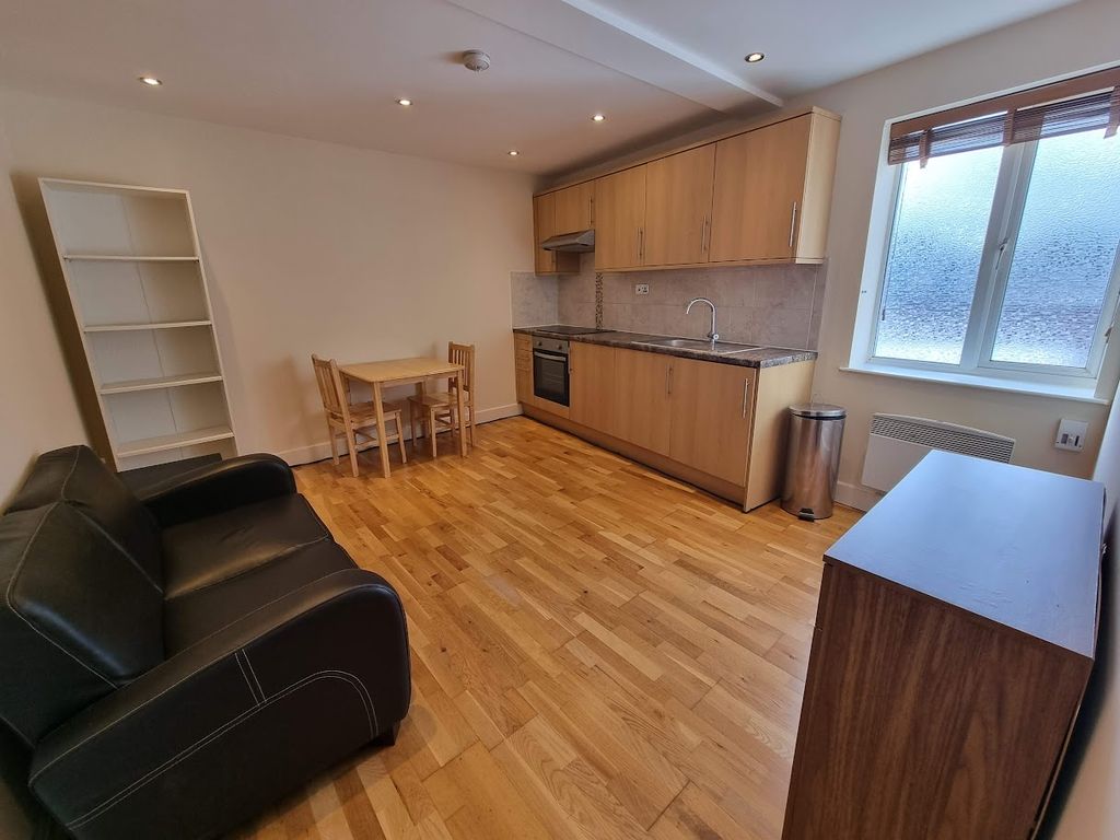 Property photo 1 of 4