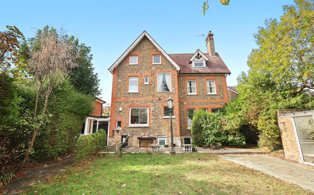 Property photo 2 of 26
