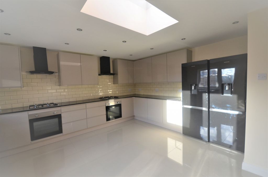 Property photo 1 of 5 Double Room Ensuite