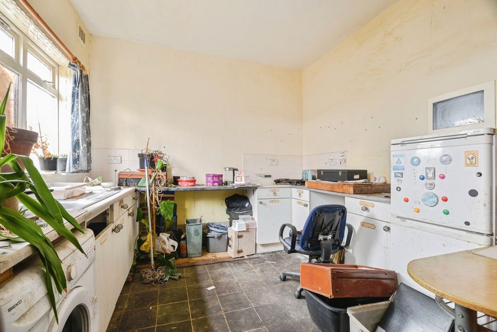 Property photo 2 of 10 Pbox-Img.Jpg