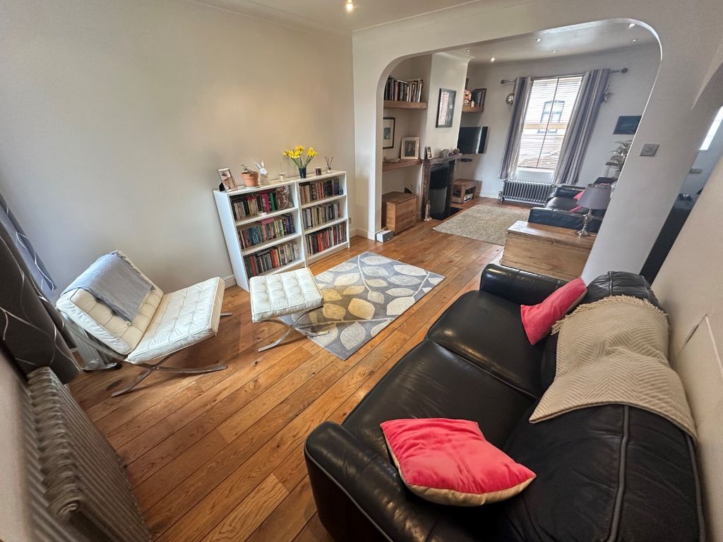 Property photo 2 of 12 4034084